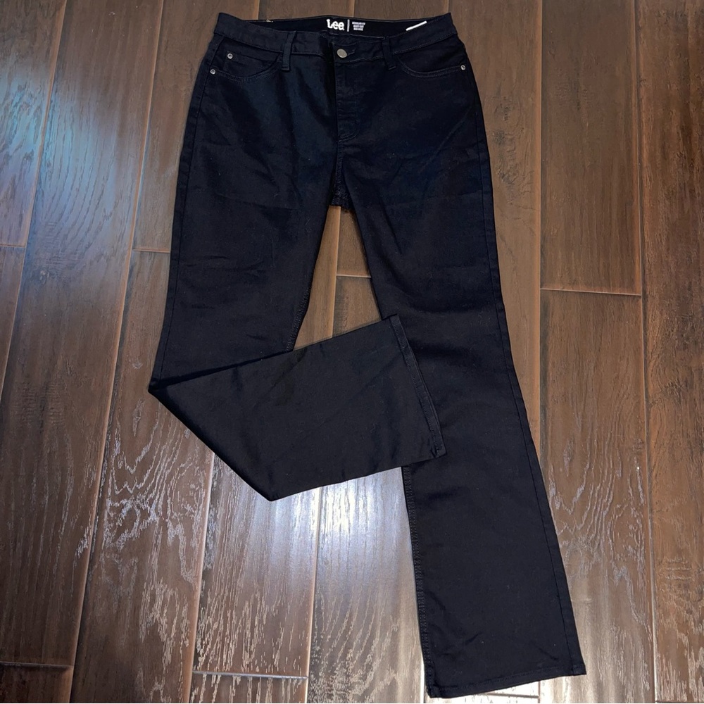 NWOT Lee Regular Fit Black Bootcut Jeans Women’s Size 14M